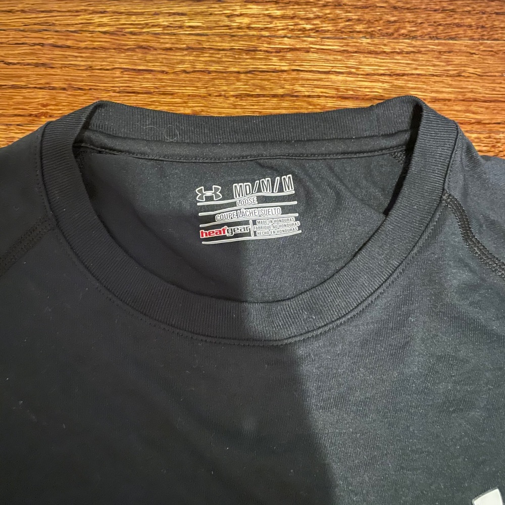 Under Armor Medium Loose Heat gear